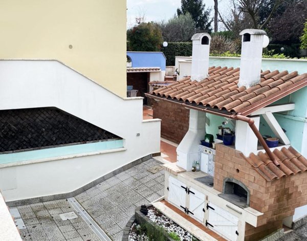 casa indipendente in vendita a Roma in zona Ardeatino