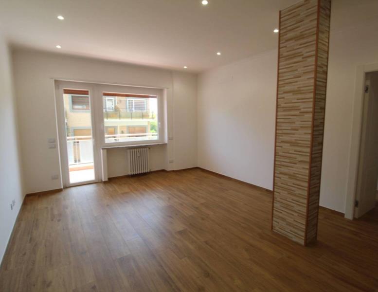 appartamento in vendita a Roma in zona Tomba di Nerone