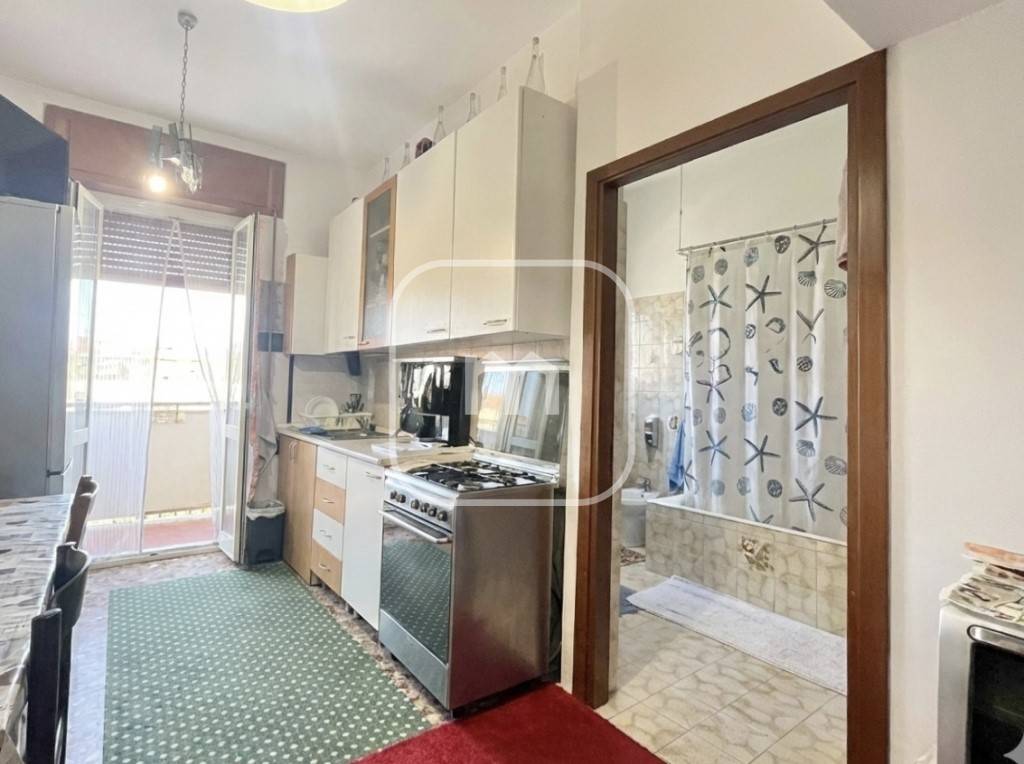 appartamento in vendita a Roma in zona Tor Cervara