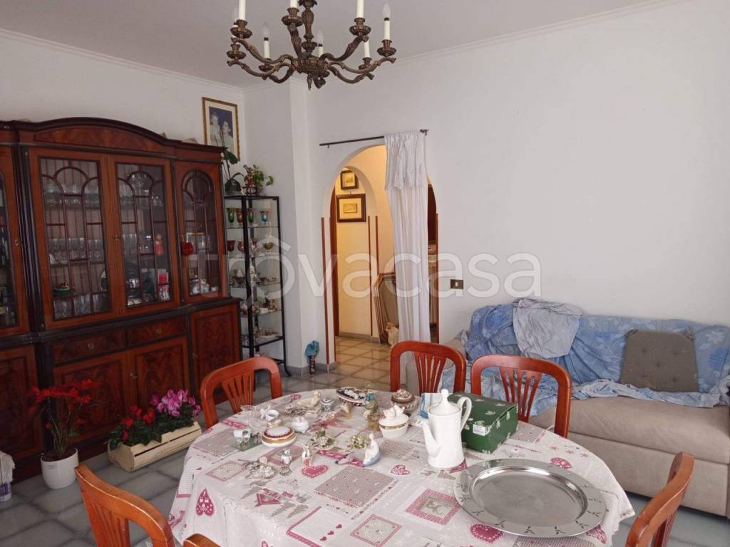 appartamento in vendita a Roma in zona Valle Santa