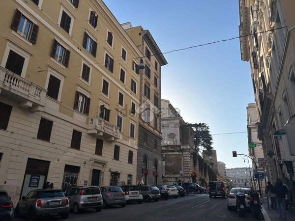 appartamento in vendita a Roma in zona Rione Monti/Campitelli