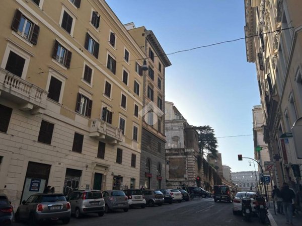 appartamento in vendita a Roma in zona Rione Monti/Campitelli