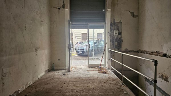 locale commerciale in vendita a Roma in zona Rione Prati