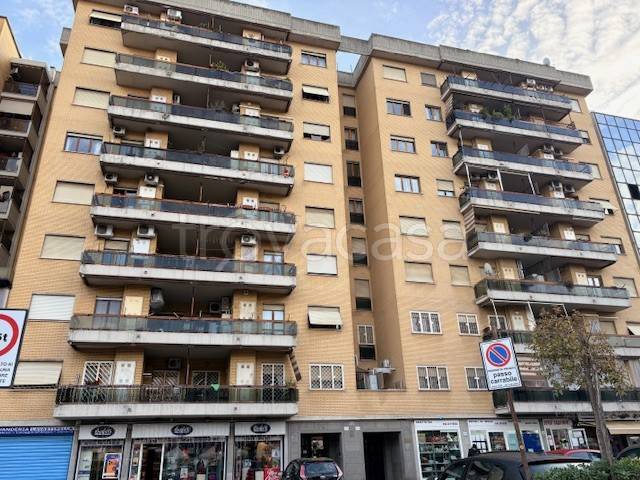 appartamento in vendita a Roma in zona Cinecittà