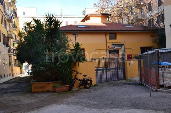 ufficio in vendita a Roma in zona Ostiense