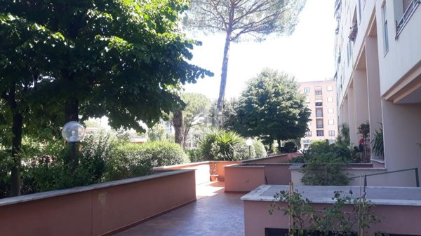 appartamento in vendita a Roma in zona Torre Angela