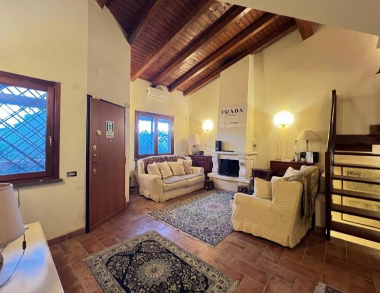 casa indipendente in vendita a Roma in zona Infernetto