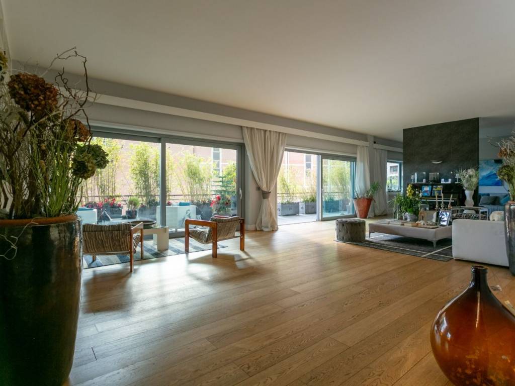 appartamento in vendita a Roma in zona Ostiense