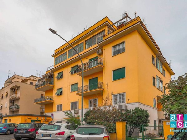 appartamento in vendita a Roma in zona Appio Latino
