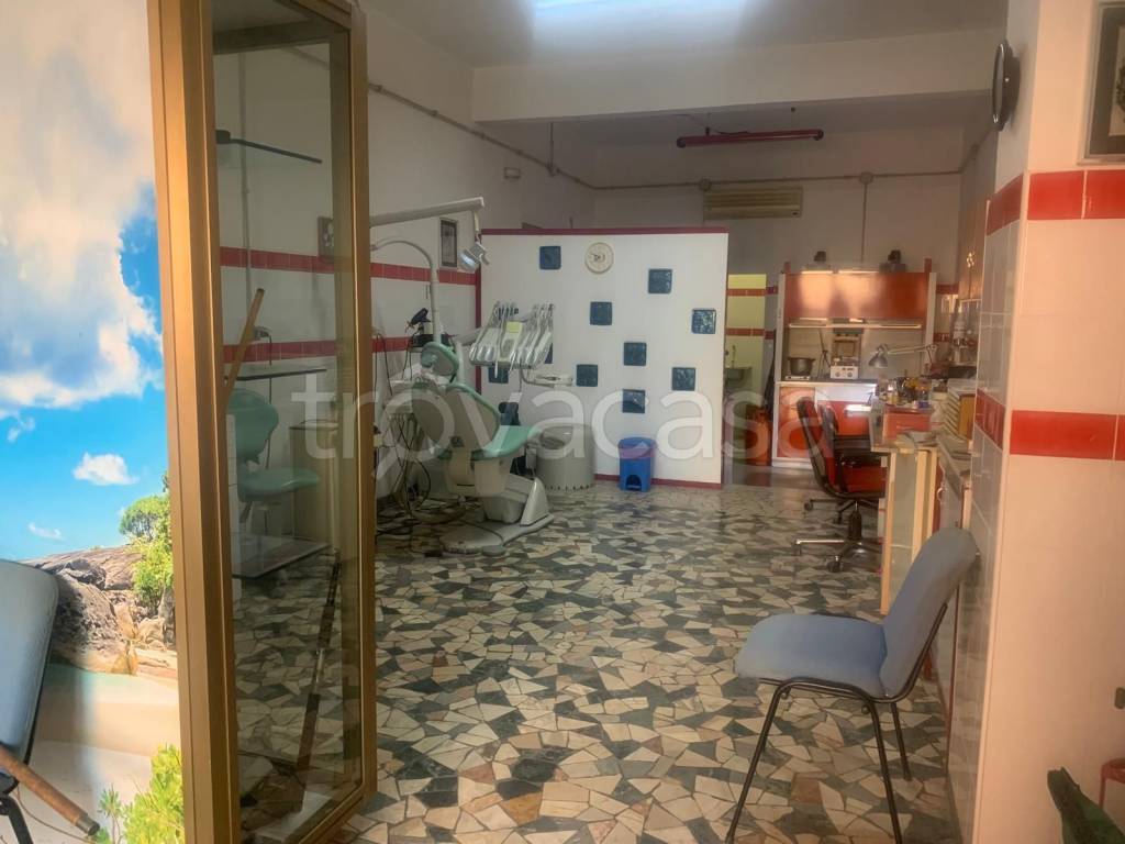 negozio in vendita a Roma in zona Prenestino-Centocelle