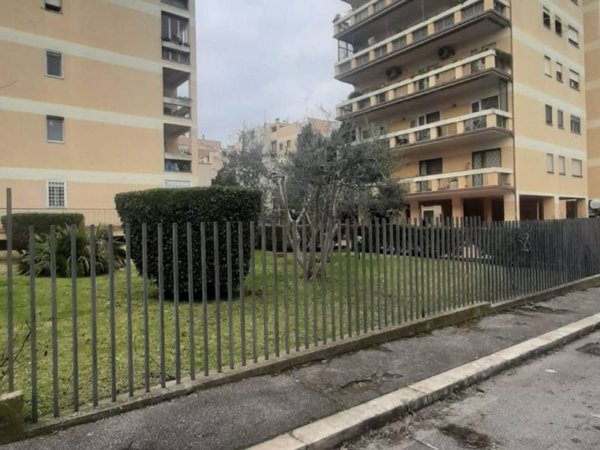 appartamento in vendita a Roma in zona Giuliano Dalmata