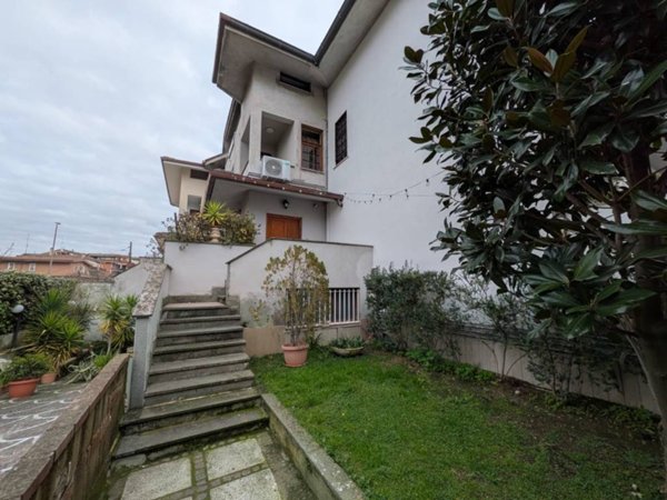 appartamento in vendita a Roma in zona Torre Gaia