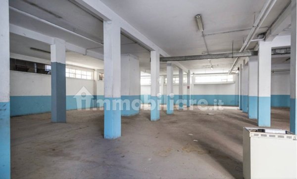 locale di sgombero in vendita a Roma in zona Torre Maura