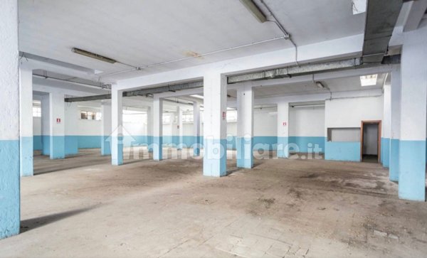 locale di sgombero in vendita a Roma in zona Torre Maura