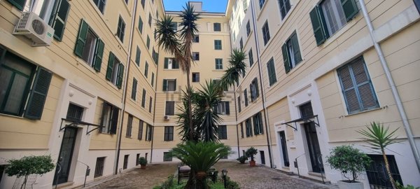 appartamento in vendita a Roma in zona Appio Latino