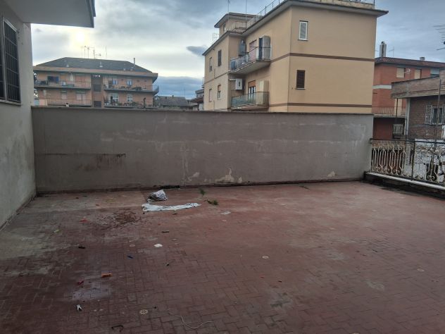 appartamento in vendita a Roma in zona Torre Angela