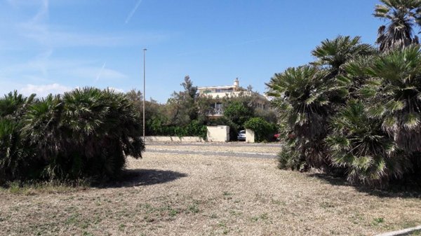 casa indipendente in vendita a Roma in zona Ostia