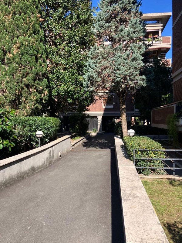 appartamento in vendita a Roma in zona Tuscolano