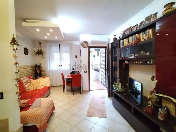 appartamento in vendita a Roma in zona Ostia Antica