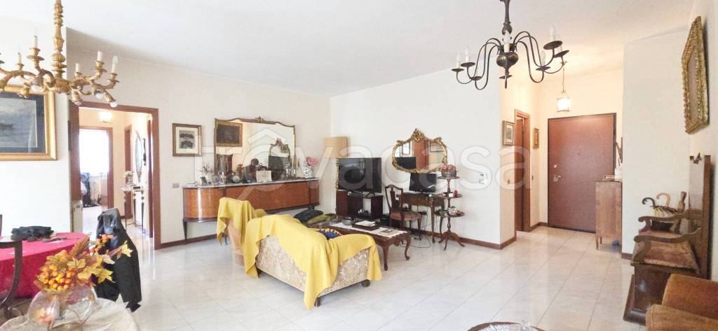 appartamento in vendita a Roma in zona Torrino