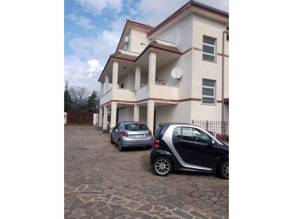 appartamento in vendita a Roma in zona Ostiense