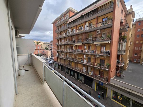 appartamento in vendita a Roma in zona Tuscolano