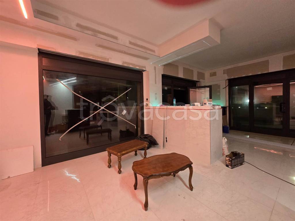 negozio in vendita a Roma in zona Esquilino