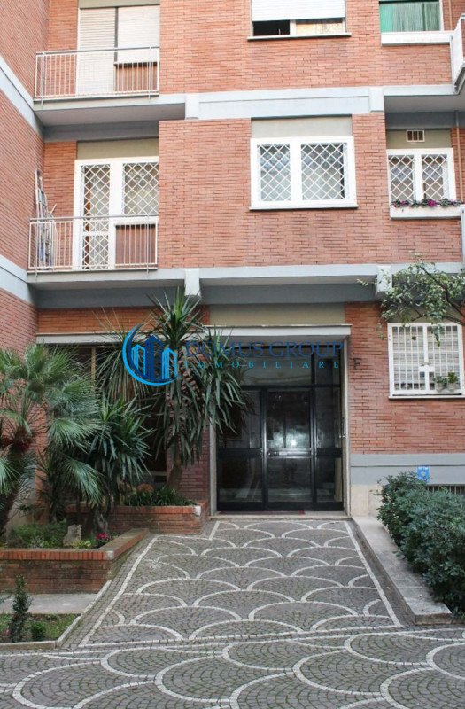 appartamento in vendita a Roma in zona Ostiense