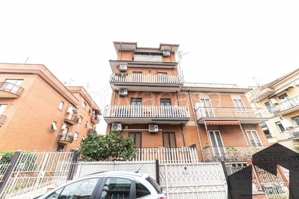 appartamento in vendita a Roma in zona Tor Bella Monaca