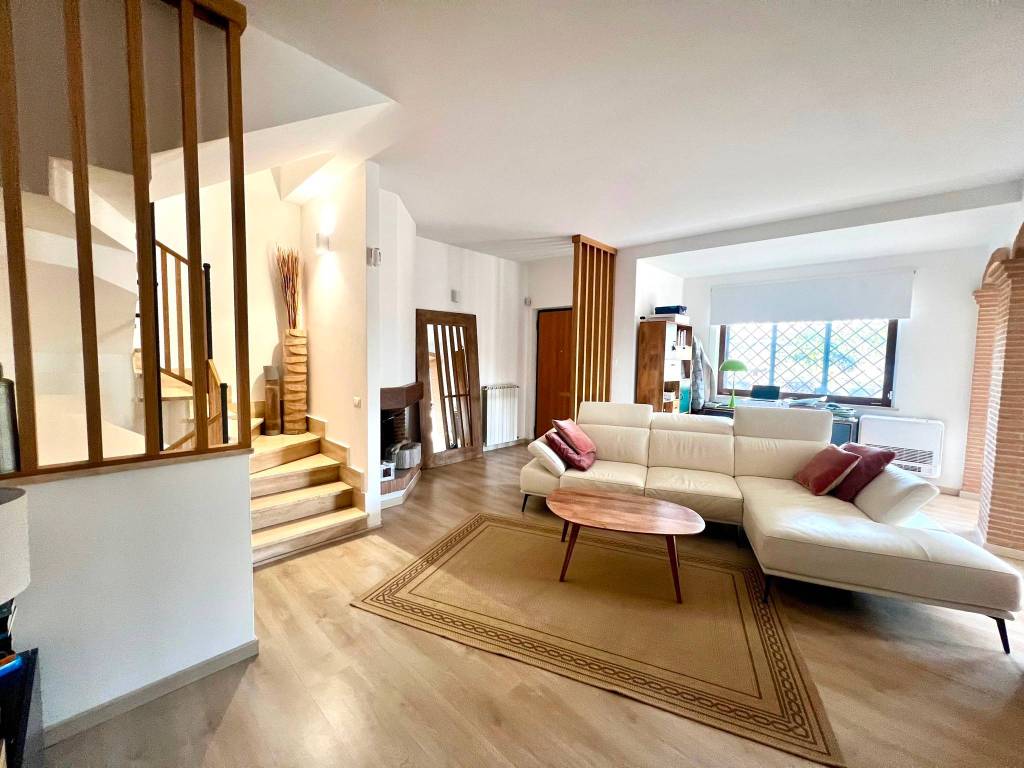 casa indipendente in vendita a Roma in zona Infernetto