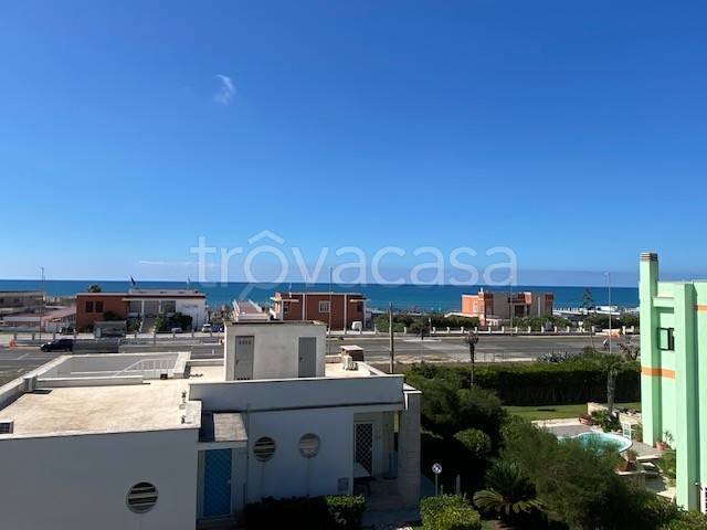 casa indipendente in vendita a Roma in zona Castel Fusano