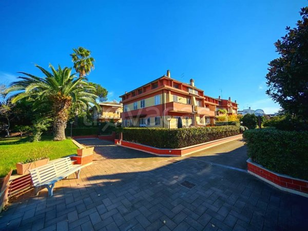 casa indipendente in vendita a Roma in zona Axa