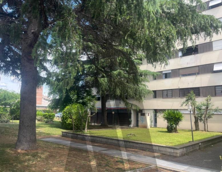 appartamento in vendita a Roma in zona Ostiense