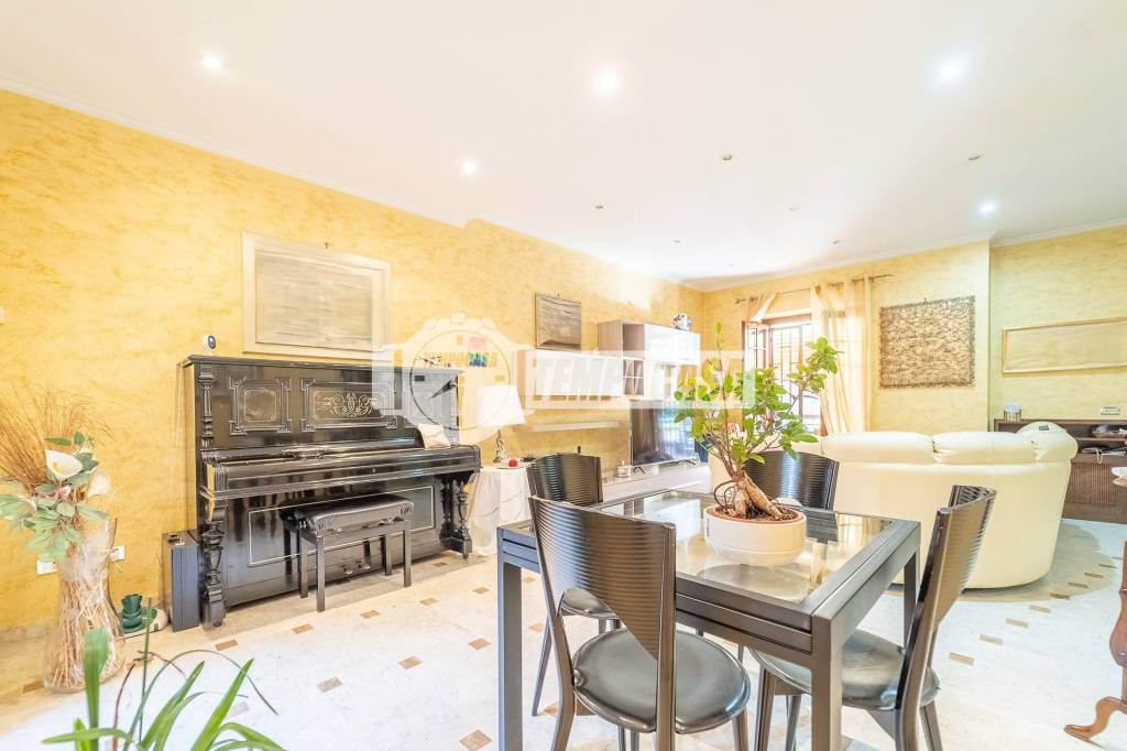 casa indipendente in vendita a Roma in zona Casal Morena