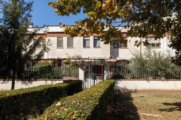 appartamento in vendita a Roma in zona Tor de' Cenci