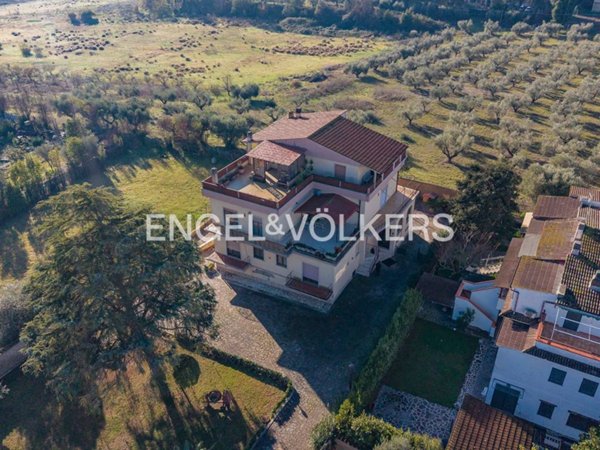 casa indipendente in vendita a Roma in zona Massimina/Casal Lumbroso