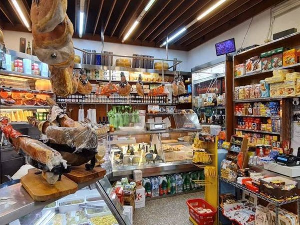 negozio in vendita a Roma in zona Trieste