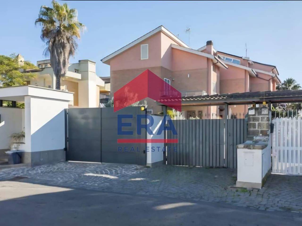 casa indipendente in vendita a Roma in zona Axa