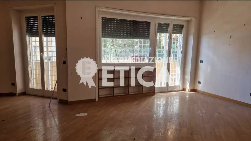 appartamento in vendita a Roma in zona Portuense