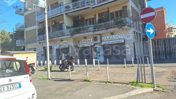 negozio in vendita a Roma in zona Alessandrino