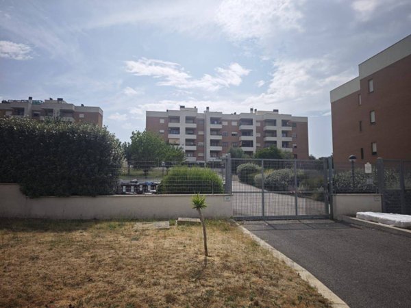 appartamento in vendita a Roma in zona Torre Angela