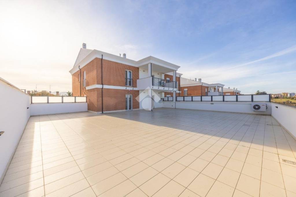 appartamento in vendita a Roma in zona Castelverde