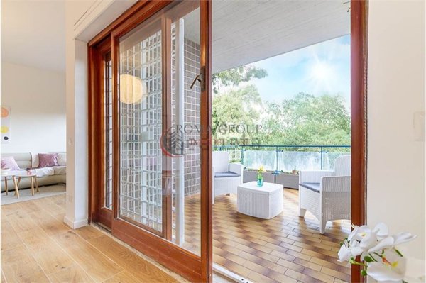 appartamento in vendita a Roma in zona Tomba di Nerone