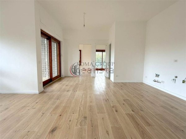 appartamento in vendita a Roma in zona Tomba di Nerone