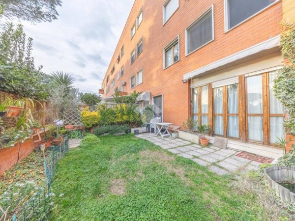 appartamento in vendita a Roma in zona Casal Monastero
