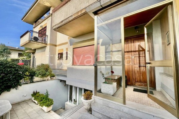 casa indipendente in vendita a Roma in zona Axa