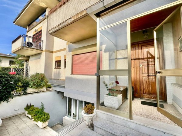 casa indipendente in vendita a Roma in zona Axa