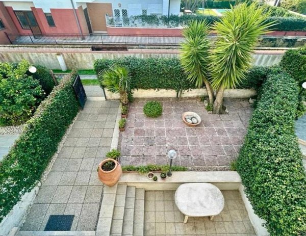 casa indipendente in vendita a Roma in zona Axa