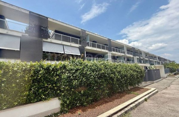 appartamento in vendita a Roma in zona Tor Cervara