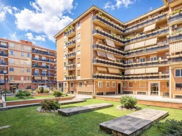 appartamento in vendita a Roma in zona Tuscolano